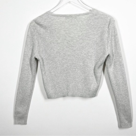 Brandy Melville Collin Ribbed Long Sleeve Light Grey Cardigan Sweater One Size - Picture 3 of 8